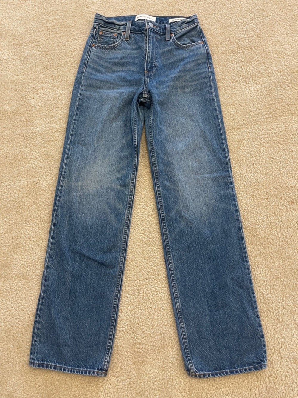 Denim Forum '90s medium wash
Iggy Lo-Rise Baggy Jeans 
Size 23
